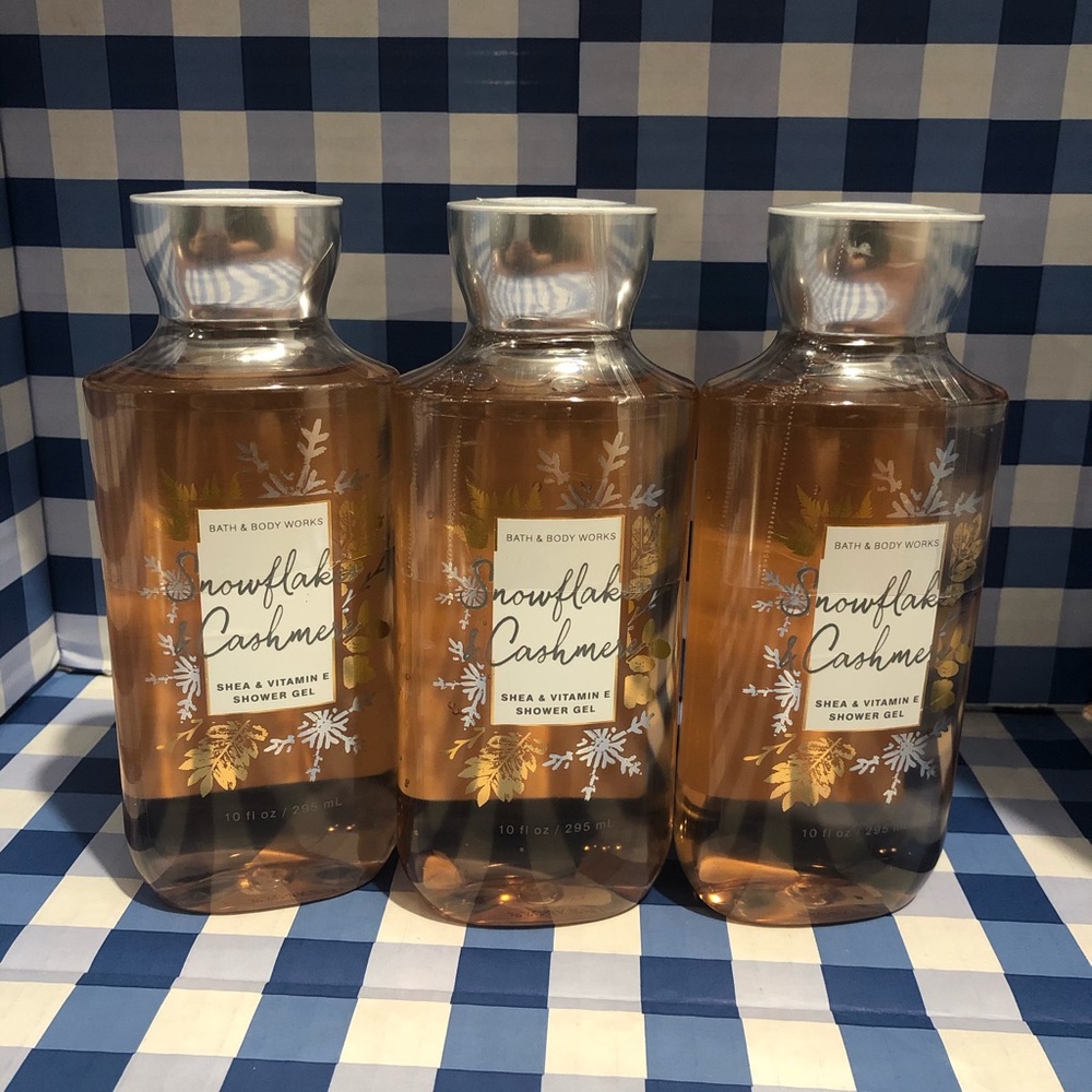 SOLD Bath & and Body Work SNOWFLAKES CASHMERE